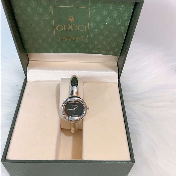 Authentic Gucci 1400 series stainless steel watch. - Picture 2 of 7